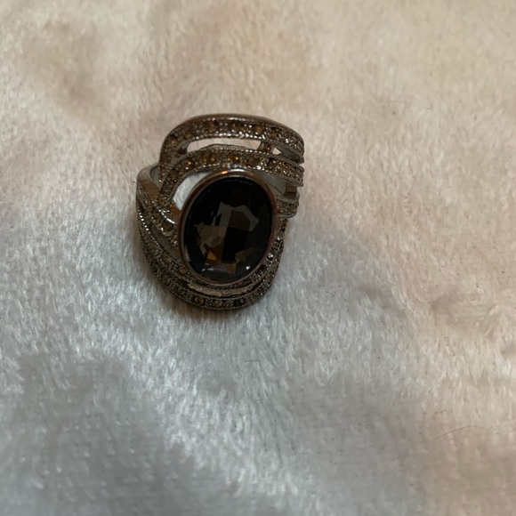 Ring - Picture 1 of 3